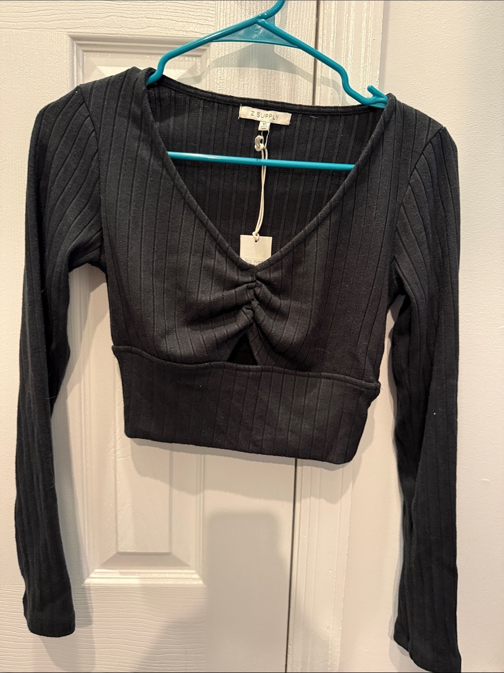 Z Supply Black Ribbed Twist-Front Crop Top. Size xs